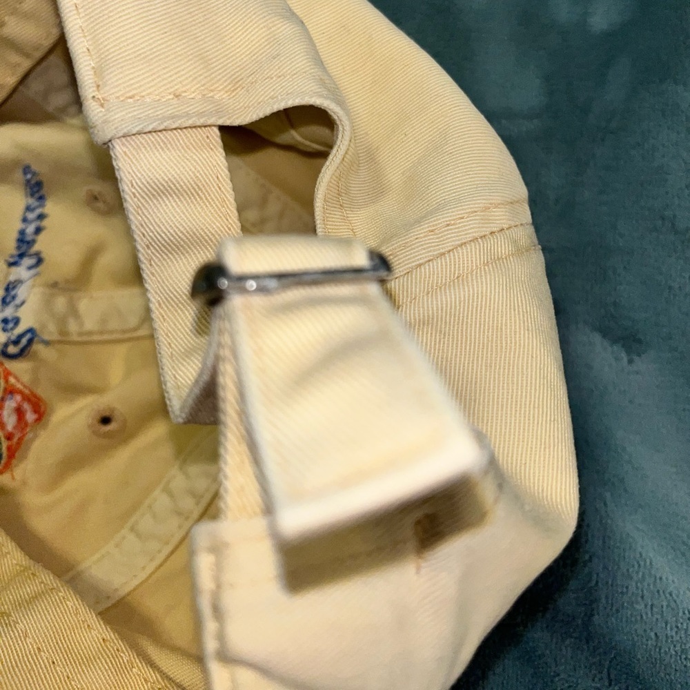 Cape Hatter yellow hat - Picture 8 of 8